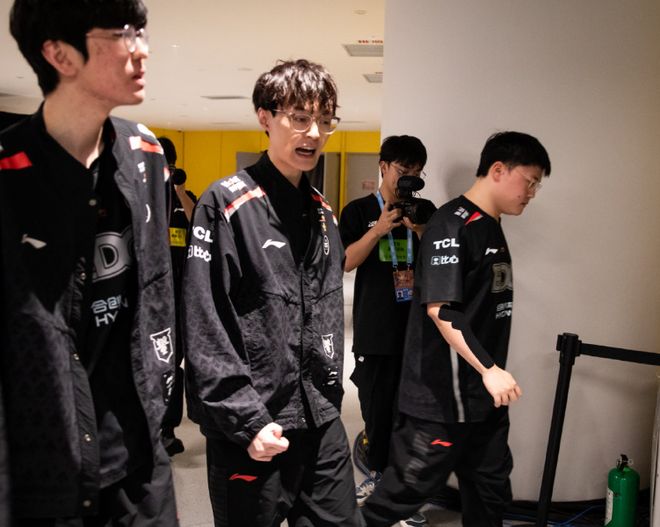 开云-包含Uzi在美国队比赛中挺进下一轮,关键助攻引发热议!的词条