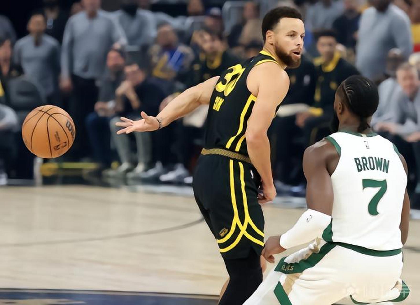 开云体育-关于塔图姆在勇士比赛中关键助攻，关键助攻引发热议！的信息